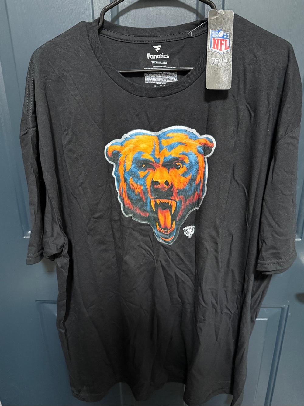 Fanatics Men's Black Chicago Bears Graphic T-Shirt Aaron Hernandez